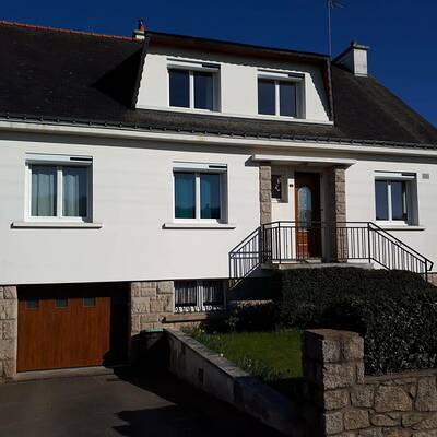 Fenêtres, porte d''entrée en PVC, volets roulants solaires et porte de garage - Pontivy, Morbihan